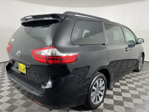 More photos of 2020 Toyota Sienna XLE at Chevrolet Longview, WA