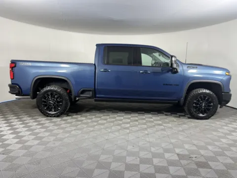 More photos of 2025 Chevrolet Silverado 2500HD LTZ at Chevrolet Longview, WA