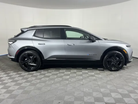 More photos of 2025 Chevrolet Equinox EV RS at Chevrolet Longview, WA
