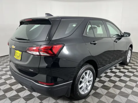 More photos of 2024 Chevrolet Equinox LS at Chevrolet Longview, WA