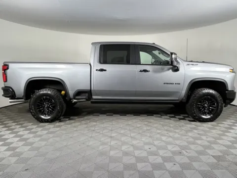 More photos of 2025 Chevrolet Silverado 2500HD ZR2 at Chevrolet Longview, WA