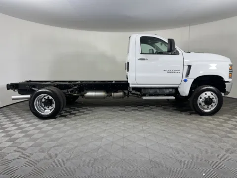 More photos of 2025 Chevrolet Silverado MD LT at Chevrolet Longview, WA