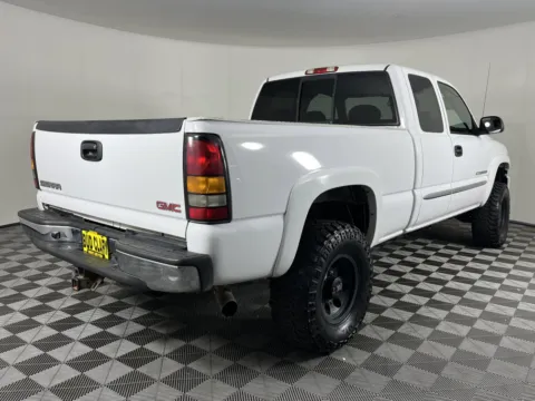 More photos of 2006 GMC Sierra 2500HD SLE1 at Chevrolet Longview, WA