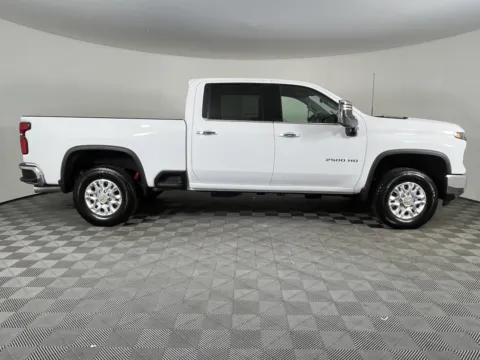 More photos of 2024 Chevrolet Silverado 2500HD LTZ at Chevrolet Longview, WA