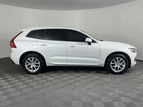 More photos of 2019 Volvo XC60 Momentum at Chevrolet Longview, WA