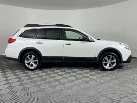 More photos of 2014 Subaru Outback 3.6R Limited at Chevrolet Longview, WA