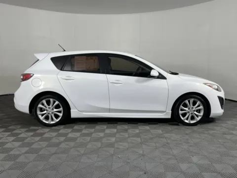 More photos of 2011 Mazda Mazda3 s Grand Touring at Chevrolet Longview, WA