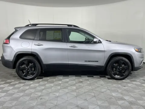 More photos of 2020 Jeep Cherokee Altitude at Chevrolet Longview, WA