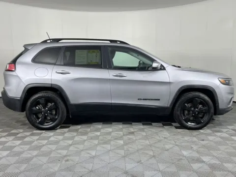 More photos of 2020 Jeep Cherokee Altitude at Chevrolet Longview, WA