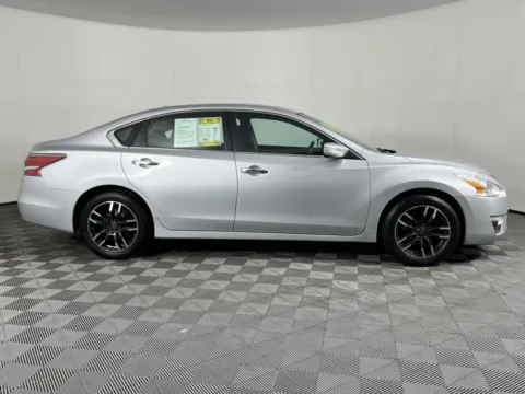 More photos of 2015 Nissan Altima 2.5 at Chevrolet Longview, WA