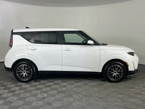 More photos of 2023 Kia Soul S at Chevrolet Longview, WA