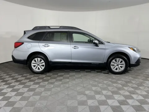 More photos of 2019 Subaru Outback 2.5i Premium at Chevrolet Longview, WA