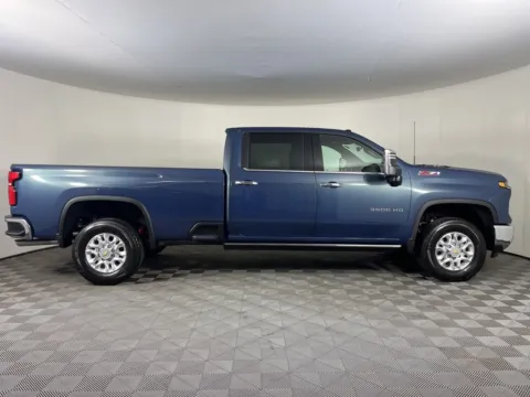 More photos of 2026 Chevrolet Silverado 3500HD LTZ at Chevrolet Longview, WA