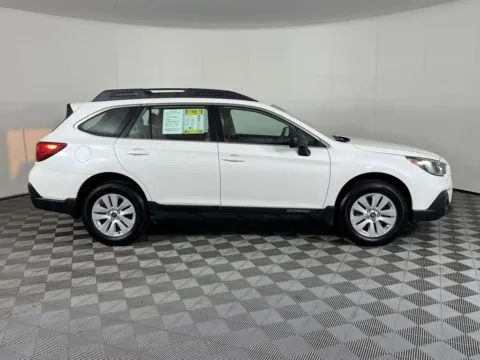 More photos of 2018 Subaru Outback 2.5i at Chevrolet Longview, WA
