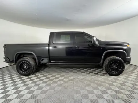More photos of 2023 Chevrolet Silverado 2500HD High Country at Chevrolet Longview, WA