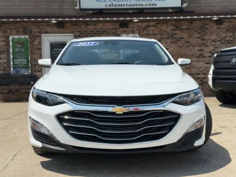 Another view of 2023 Chevrolet Malibu 1LT Sedan 4D for sale in Hammond, IN at Calumet Auto Finance