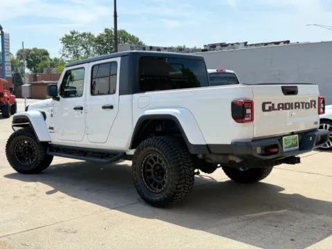 More photos of 2020 Jeep Gladiator Overland Pickup 4D 5 ft at Calumet Auto Finance, IN
