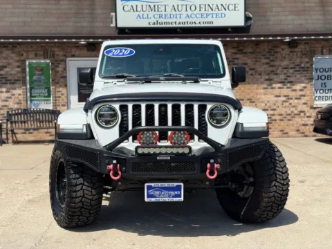 Another view of 2020 Jeep Gladiator Overland Pickup 4D 5 ft for sale in Hammond, IN at Calumet Auto Finance