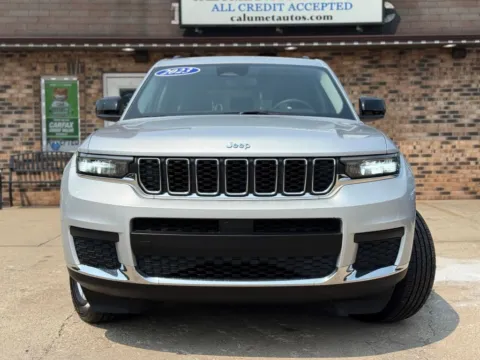 Another view of 2023 Jeep Grand Cherokee L Laredo Sport Utility 4D for sale in Hammond, IN at Calumet Auto Finance