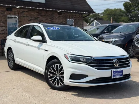 Photos of 2019 Volkswagen Jetta 1.4T SEL Sedan 4D for sale in Hammond, IN at Calumet Auto Finance