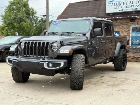More photos of 2020 Jeep Gladiator Sport Pickup 4D 5 ft at Calumet Auto Finance, IN