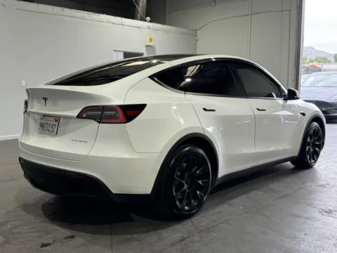 More photos of 2020 Tesla Model Y Long Range at Premium Autos - Norco, CA