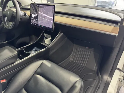 More photos of 2020 Tesla Model Y Long Range at Premium Autos - Norco, CA