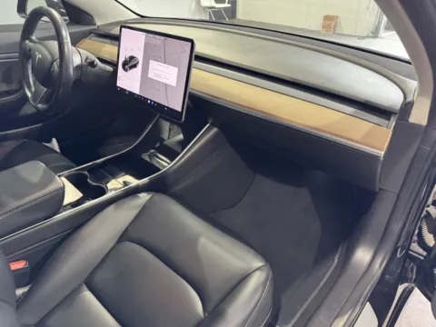 More photos of 2018 Tesla Model 3 at Premium Autos - Norco, CA