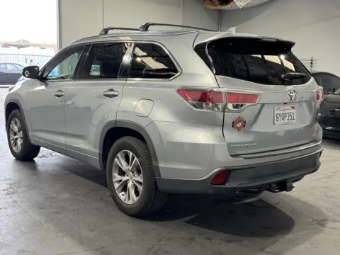 Photos of 2015 Toyota Highlander XLE for sale in Norco, CA at Premium Autos - Norco