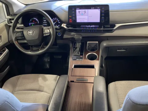 More photos of 2023 Toyota Sienna LE 8-Passenger Hybrid at Premium Autos - Norco, CA