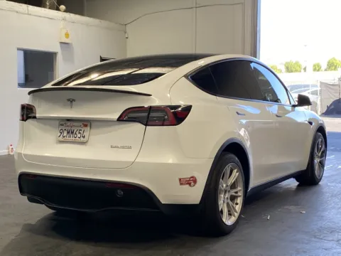 More photos of 2022 Tesla Model Y Long Range at Premium Autos - Norco, CA