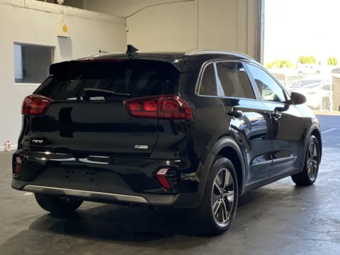 More photos of 2022 Kia Niro LXS at Premium Autos - Norco, CA