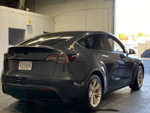 More photos of 2022 Tesla Model Y Long Range at Premium Autos - Norco, CA
