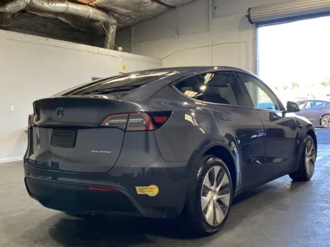 More photos of 2022 Tesla Model Y Long Range at Premium Autos - Norco, CA
