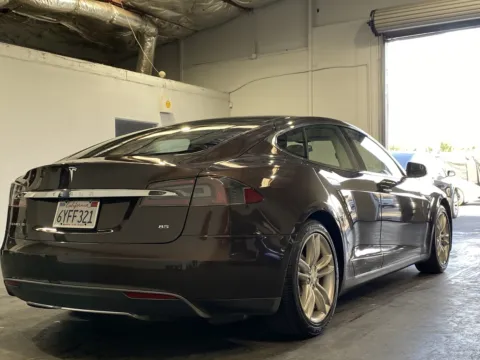 More photos of 2013 Tesla Model S 85 at Premium Autos - Norco, CA