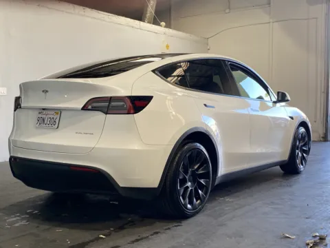 More photos of 2023 Tesla Model Y Long Range at Premium Autos - Norco, CA