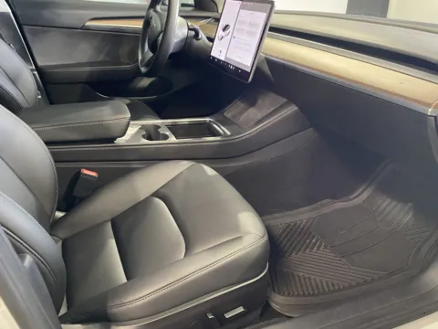 More photos of 2021 Tesla Model 3 Standard Range Plus at Premium Autos - Norco, CA