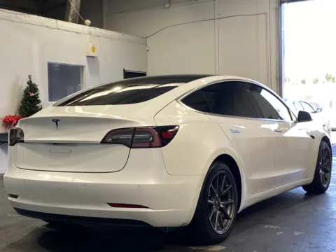 More photos of 2020 Tesla Model 3 at Premium Autos - Norco, CA