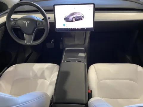 More photos of 2023 Tesla Model Y LONG RANGE at Premium Autos - Norco, CA