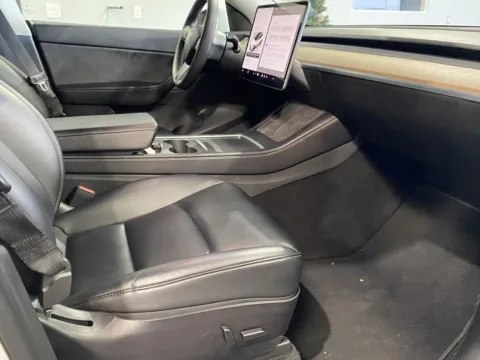 More photos of 2022 Tesla Model Y Long Range at Premium Autos - Norco, CA