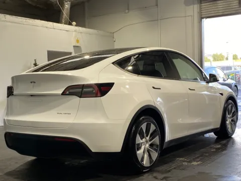 More photos of 2021 Tesla Model Y Long Range at Premium Autos - Norco, CA