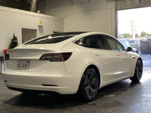 More photos of 2020 Tesla Model 3 Standard Range Plus at Premium Autos - Norco, CA