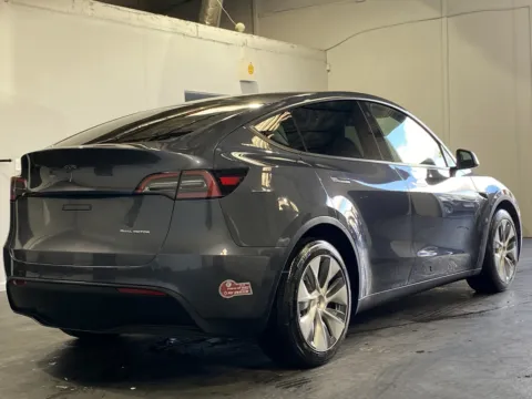 More photos of 2023 Tesla Model Y LONG RANGE at Premium Autos - Norco, CA