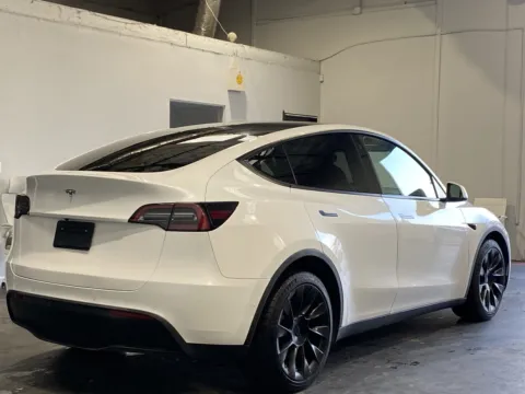 More photos of 2022 Tesla Model Y Long Range at Premium Autos - Norco, CA