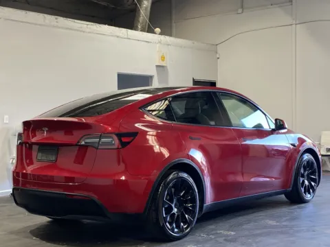 More photos of 2021 Tesla Model Y Long Range at Premium Autos - Norco, CA
