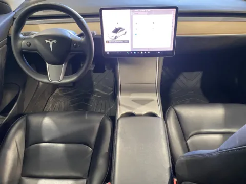 More photos of 2019 Tesla Model 3 standard plus at Premium Autos - Norco, CA