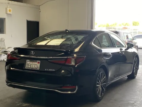 More photos of 2023 Lexus ES 300h at Premium Autos - Norco, CA