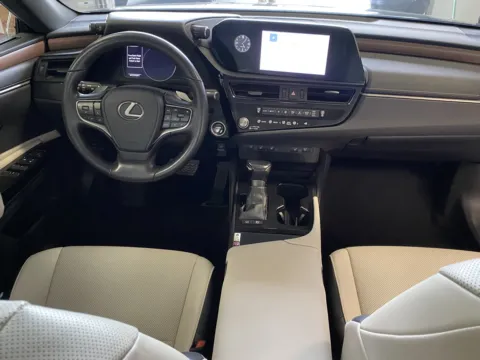 More photos of 2023 Lexus ES 300h at Premium Autos - Norco, CA