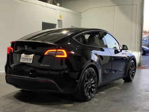 More photos of 2023 Tesla Model Y Performance at Premium Autos - Norco, CA