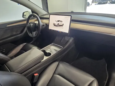 More photos of 2023 Tesla Model Y at Premium Autos - Norco, CA